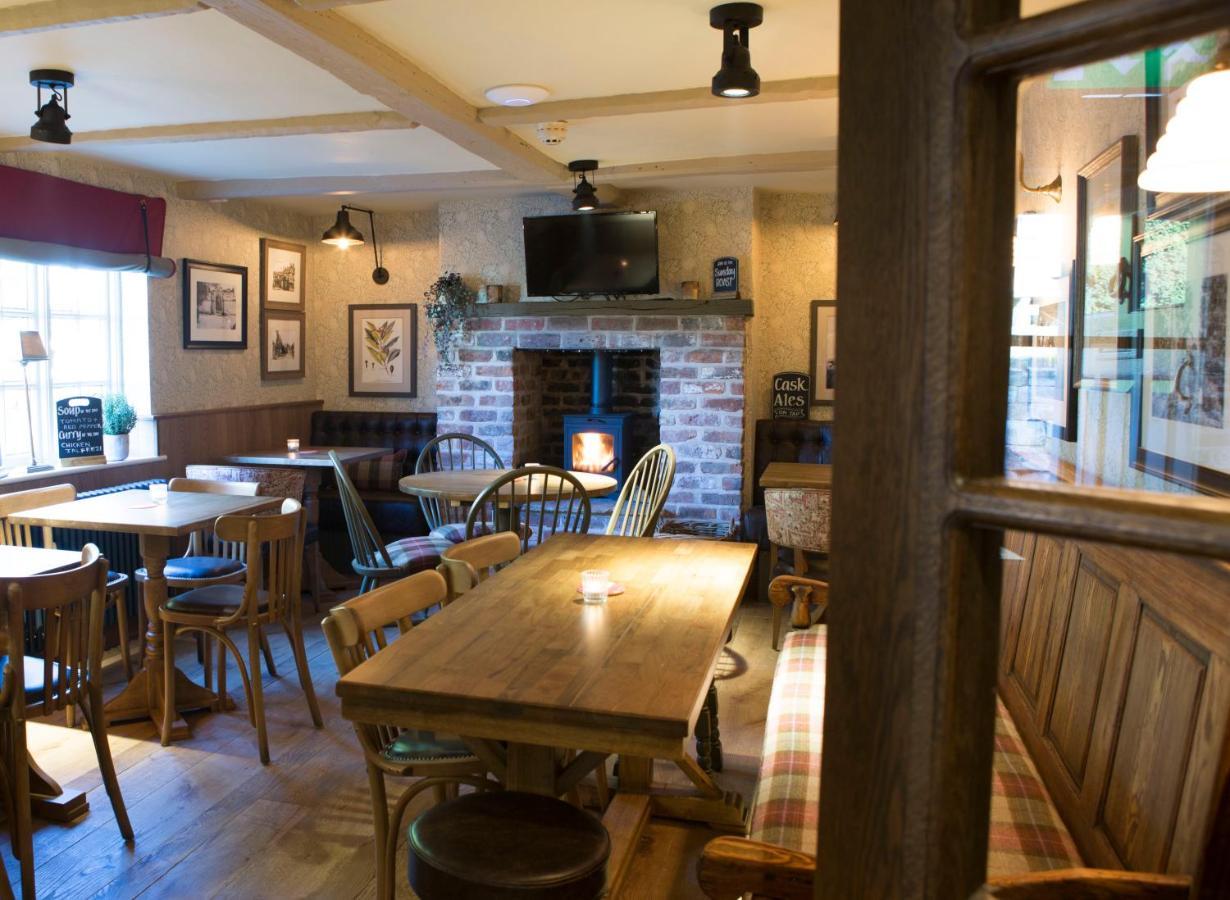 Red Lion Inn Little Budworth 外观 照片